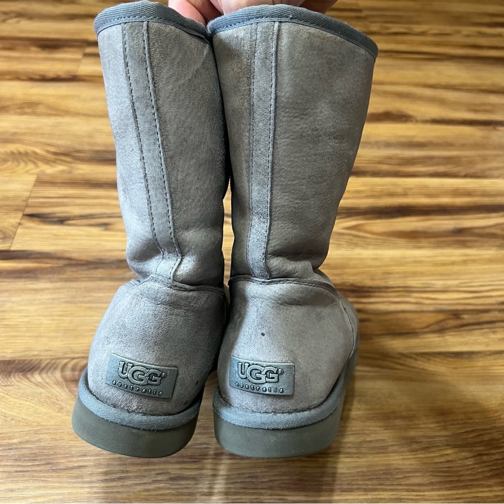 Ugg Boots Size 8 - Picture 4 of 7